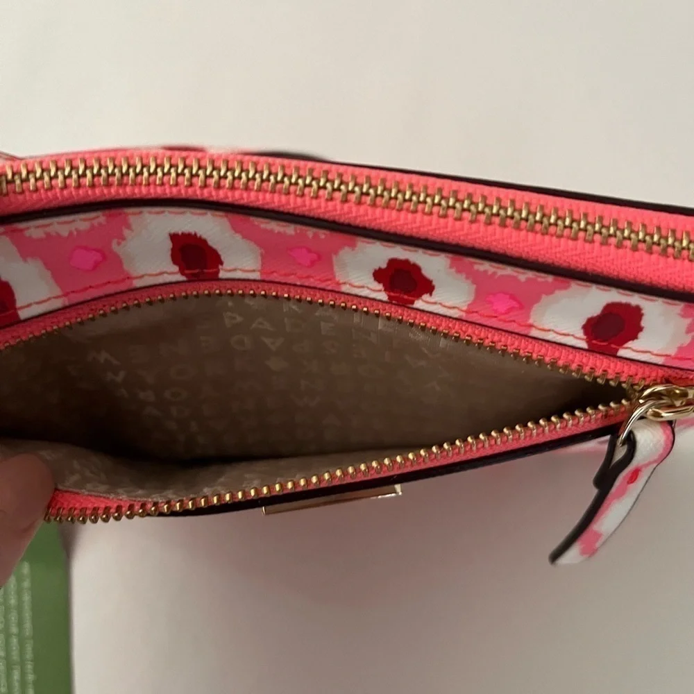 Kate Spade ♠️ New With Tags Laurel Way front pocket wristlet